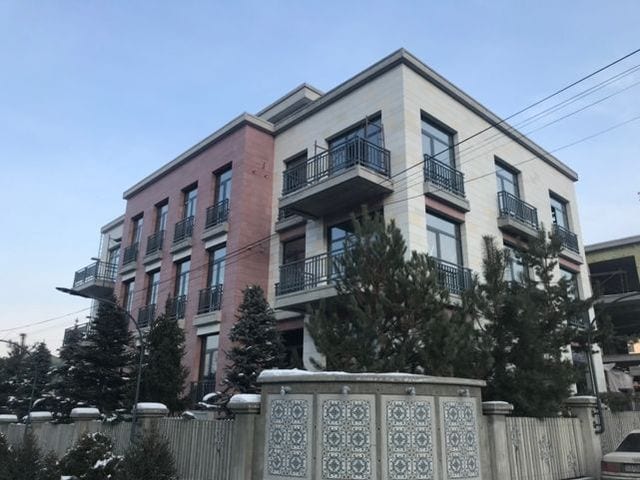 Остекление жилого комплекса
